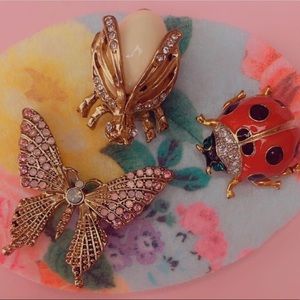 Buggy Friends Pin Set